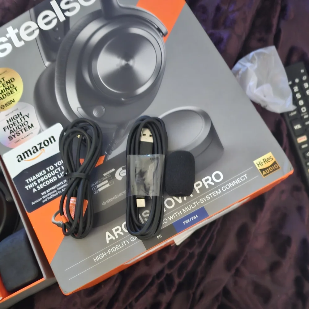 Steelseries arctis nova pro wired Multi-System headset PC/PS5/PS4